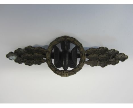 Germany,WW2 Luftwaffe Bomber Clasp, bronze issue. Some light corrosion, otherwise very fine. (1)Footnotes:Ex RHF Museum.For f