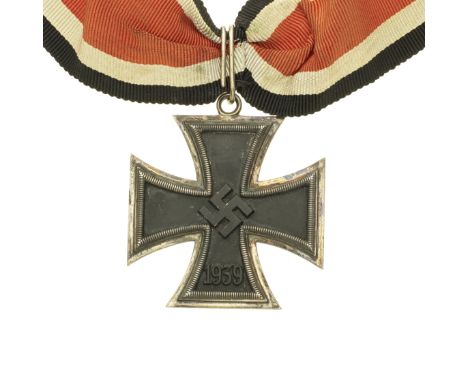 Germany,Knight's Cross of the Iron Cross, a late war production piece, hallmarked (800) with silver loop. Good very fine. (1)