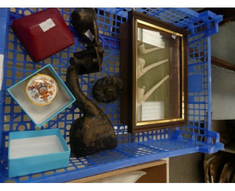 Three cased clay pipes, a door knocker in the form of a hand, a cased meerschum pipe and a royal collection patch box. 
