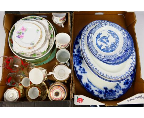Lot comprising mixed ceramics with a quantity of blue and white to include Copeland Spode Italian, Wood & Sons and other, als