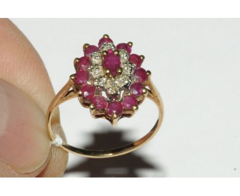 9 ct gold dress ring, size M