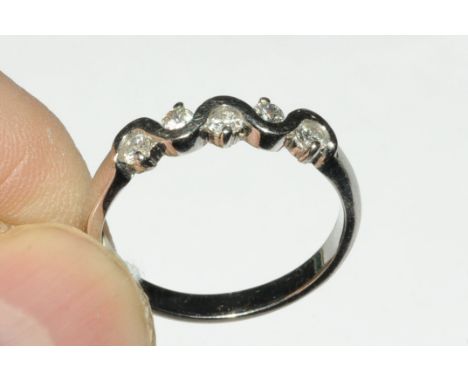 18 ct white gold and diamond ring, size O, weight approx 3.5 grams 