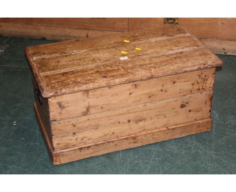 Pine rectangular trunk with panelled top, width 83 cm 