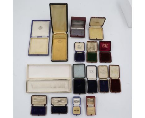 Collection of mixed sized vintage jewellery boxes. UK P&amp;P Group 1 (£16+VAT for the first lot and £2+VAT for subsequent lo