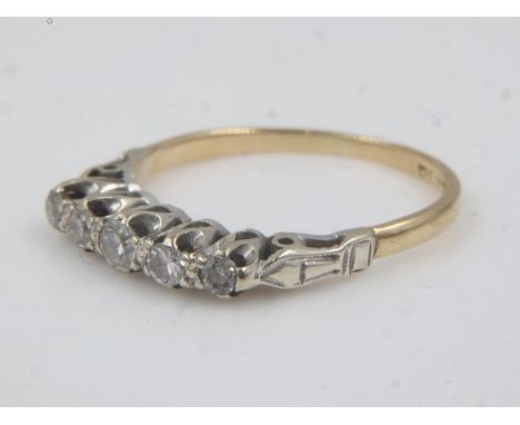 Platinum and unmarked gold ring set with five graduating diamonds, size M, 1.8g. UK P&amp;P Group 0 (£6+VAT for the first lot