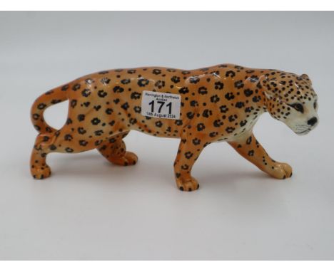 Beswick leopard, no cracks or chips, L: 30 cm. UK P&amp;P Group 2 (£20+VAT for the first lot and £4+VAT for subsequent lots)