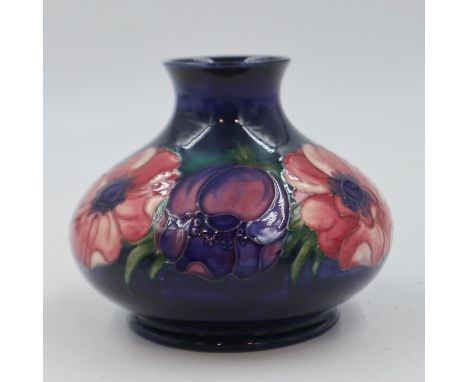 Moorcroft squat vase in the Anemone pattern on a cobalt blue ground, 12cm H. UK P&amp;P Group 1 (£16+VAT for the first lot an