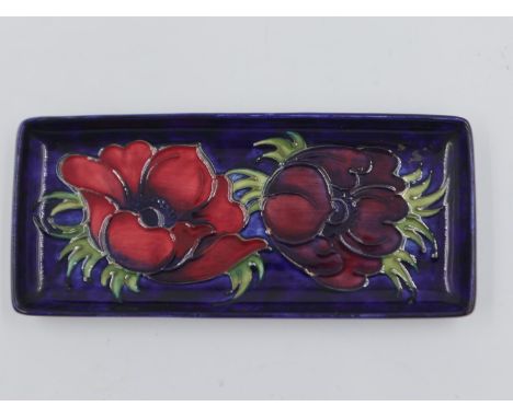 Moorcroft pen tray in the Anemone pattern on cobalt blue ground, 19.5 x 8.5cm. UK P&amp;P Group 1 (£16+VAT for the first lot 