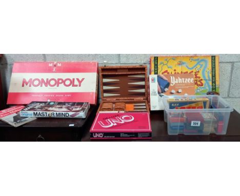 A quantity of vintage board games etc. Including Chinese chequers &amp; vintage card games