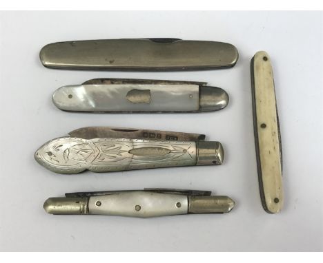 Two silver and mother of pearl handled pocket fruit knives together with three other pocket / quill knives
