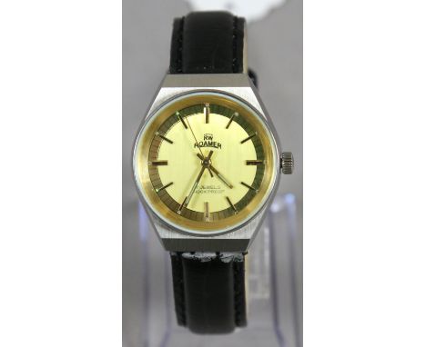 A gentleman's vintage Roamer stainless steel manual wristwatch with gilt dial having baton markers and centre seconds screw b