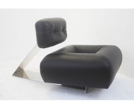 The Mid-Century Modern "Aran" Lounge Chair designed by Oscar Niemeyer is a rare and iconic piece of furniture that exemplifie