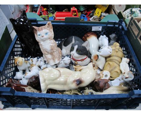 A collection of cat figurines mainly ceramic to include an example by Sherratt &amp; Simpson others glass and brass etc. 1 bo