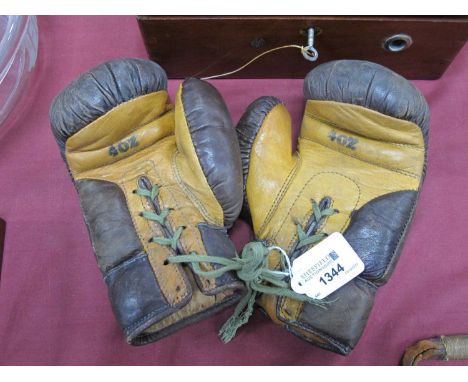 Vintage Louis Vuitton boxing gloves kit - Pinth Vintage Luggage