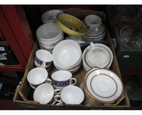 Minton 'Barchester' pattern ten tea cups and saucers along with Royal Albert paragon 'Hyde Park' side plates and Wilco bowl a