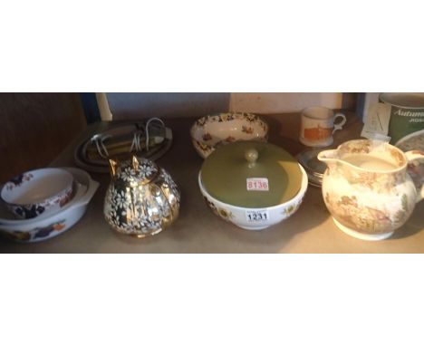 Quantity of mixed ceramics to include a Sadler teapot. Not available for in-house P&amp;P, contact Paul O'Hea at Mailboxes on