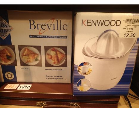 Breville sandwich toaster, Curl n Style curling tongs and a cased chess and draughts set. Not available for in-house P&amp;P,