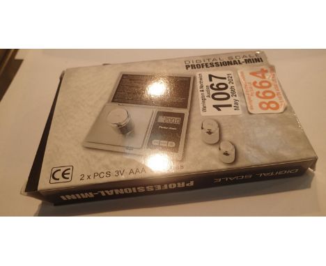 Old new stock 500gram digital professional mini jewellery scales. P&amp;P Group 1 (£14+VAT for the first lot and £1+VAT for s