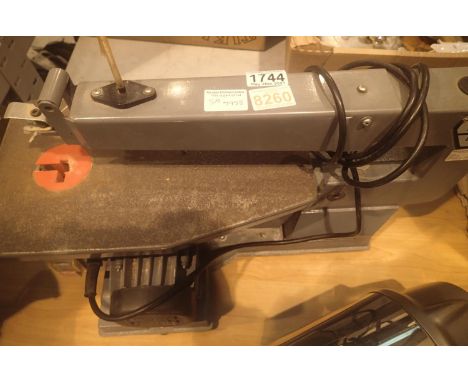 Sixteen inch bench scroll saw. Not available for in-house P&amp;P, contact Paul O'Hea at Mailboxes on 01925 659133 Condition 