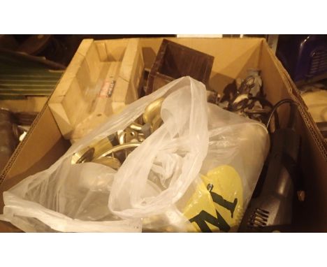 A box of assorted tools to include powertools, an electric sander, mitre box, bench saw base etc. Not available for in-house 