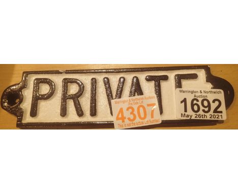 Cast iron Private sign, L: 20 cm. P&amp;P Group 1 (£14+VAT for the first lot and £1+VAT for subsequent lots) 