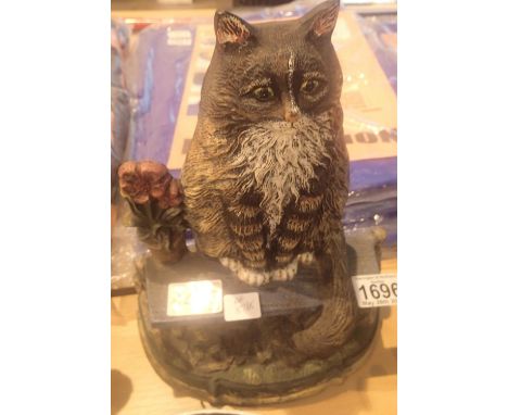 Cast iron seated cat door stop. P&amp;P Group 2 (£18+VAT for the first lot and £3+VAT for subsequent lots) 