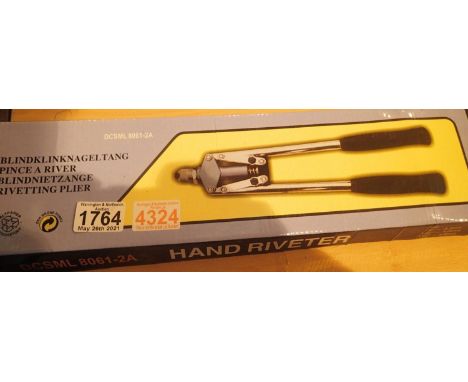 Riveting pliers. P&amp;P Group 1 (£14+VAT for the first lot and £1+VAT for subsequent lots) 