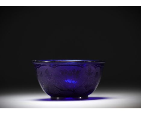 China - Blue Peking glass bowl, Qing dynasty, 4-character mark. - Weight: 345 g - Shipping available - Region: Chine - Sizes: