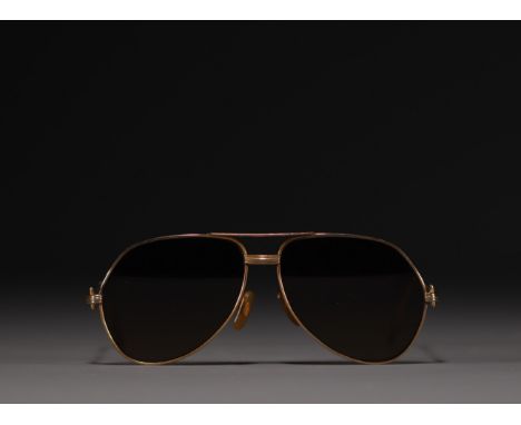 Cartier - "Must" Pair of vintage sunglasses. - Weight: 41 g - Shipping available - Region: France - Sizes: H 56MM X L 150 MM 