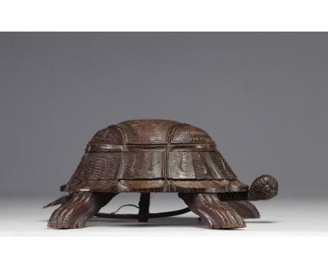 Wooden billiard spittoon in the shape of a turtle, late 19th century. - Weight: 2.21 kg - Shipping unavailable - Sizes: H 180