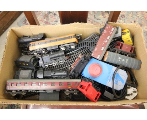 Quantity of OO gauge model railway including four Lima engines (three LMS and one Diesel), ten items of rolling stock mainly 