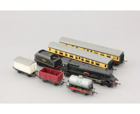 Triang R50 Princess Victoria engine with tender plus two coaches and three wagons