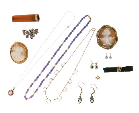 A quantity of jewellery, including; an moonstone cabochon-set gold necklace; two shell cameo brooches; a Victorian gem-set bu