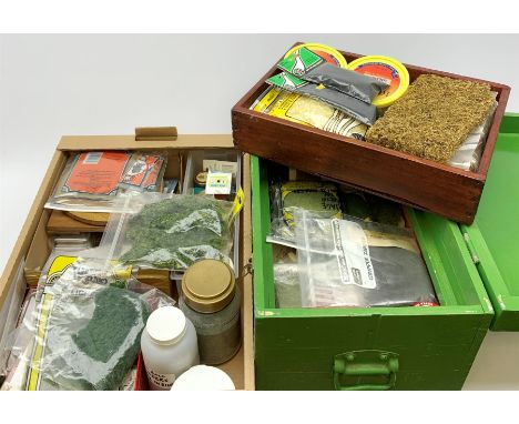 Large quantity of trackside, layout and scenic accessories including lichen, coal, instant water, moss, foliage, turf, grit, 