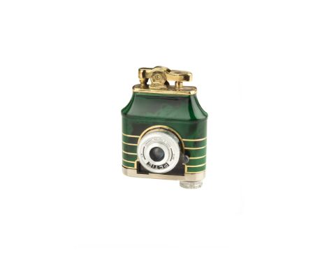 A Kunik Walter Petie Lighter Camera, 1956, lacquered-green, with f/9 25mm lens, body, VG, shutter working, lens, VG