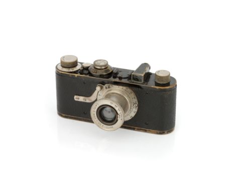 A Leica I Model A Elmax Camera, 1924, black, serial no. 1174, with Leitz Elmax f/3.5 50mm lens, 4 element, nickel, body, G, s