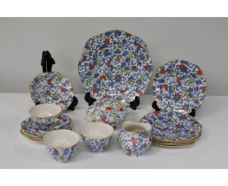 A pretty James Kent vintage tea service (Sold as seen) 18 pieces 