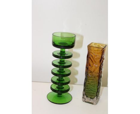Two pieces of vintage art glass h20cm 