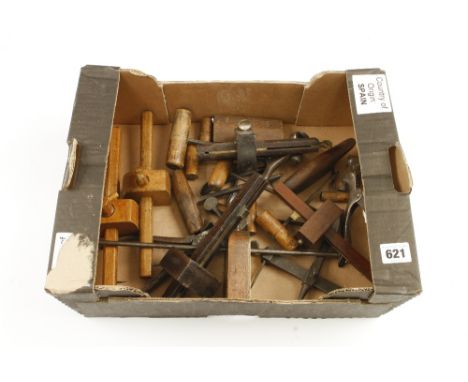 22 various tools etc G+