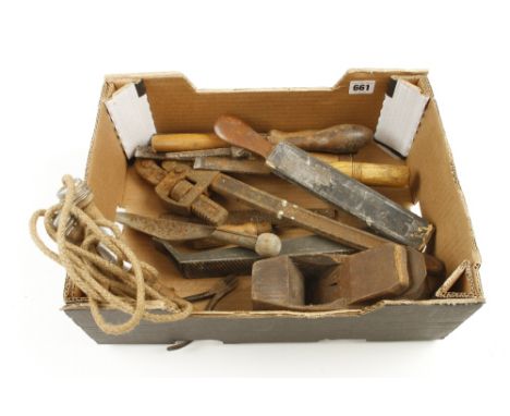 A box of tools G-