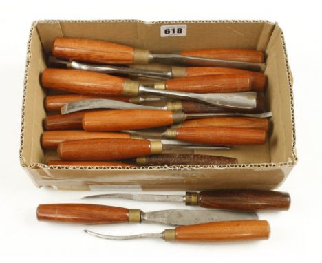 20 carving tools with similar handles mainly by ASHLEY ILES G+
