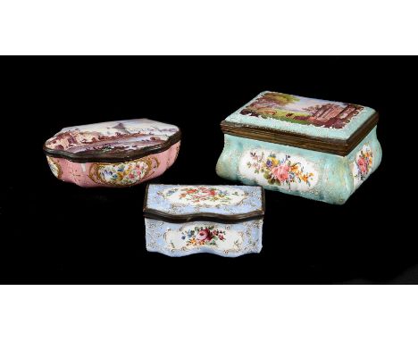 ENAMEL BOXES TO INCLUDE AN ENGLISH ENAMEL TABLE SNUFF BOX CIRCA 1800 of shaped scallop form decorated to the lid with fishing