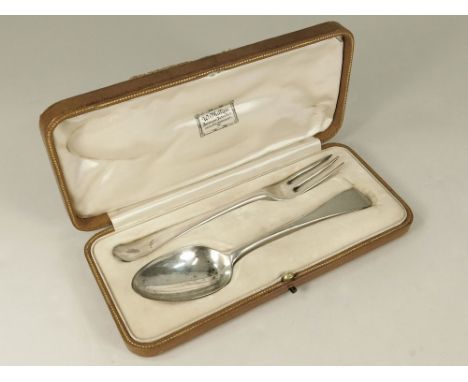 SILVER SET. A silver spoon &amp; fork set comprising two matched Georgian pieces. Fitted case for W. Phillips, Oxford St, W.