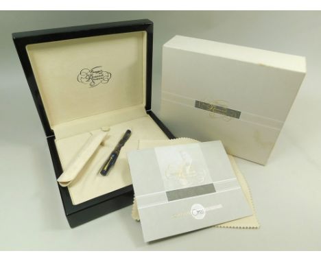 OMAS. An Omas Extra Lucens Limited Edition fountain pen by Omaggio &amp; Armando Simoni, c.2000. 18ct. gold, mono-toned nib, 