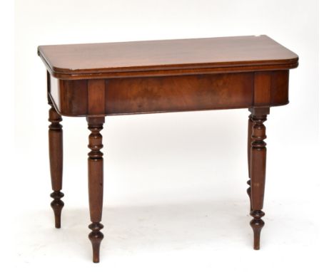 An early Victorian mahogany tea table raised on ring turned legs, width 93.5cm (af).