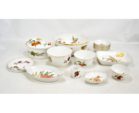 ROYAL WORCESTER; a small quantity of 'Evesham Gold' pattern dinnerware to include six side bowls, tureen, a large bowl etc.