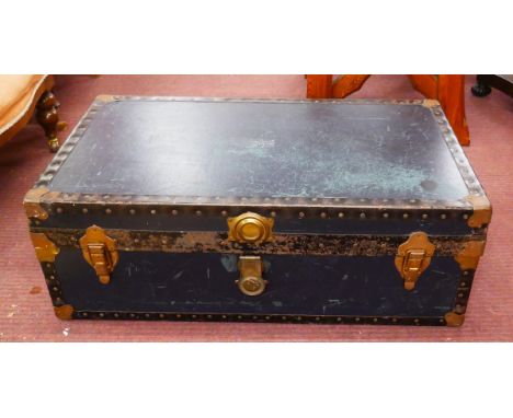 Traveling trunk