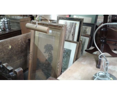 A quantity of various pictures and prints to include boxing and hunting scenes 