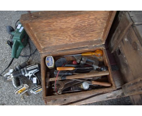 SMALL WOODEN TOOLBOX CONTAINING VARIOUS TOOLS INCLUDING WRENCHES, SMALL G-CLAMP ETC