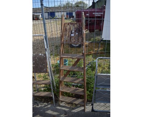 WOODEN STEP LADDER